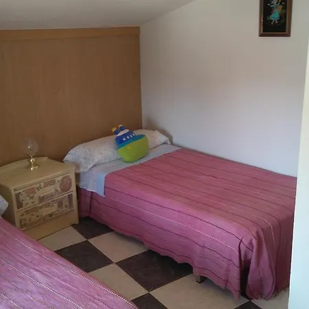 Casa De Los Gatos بيت للعطل